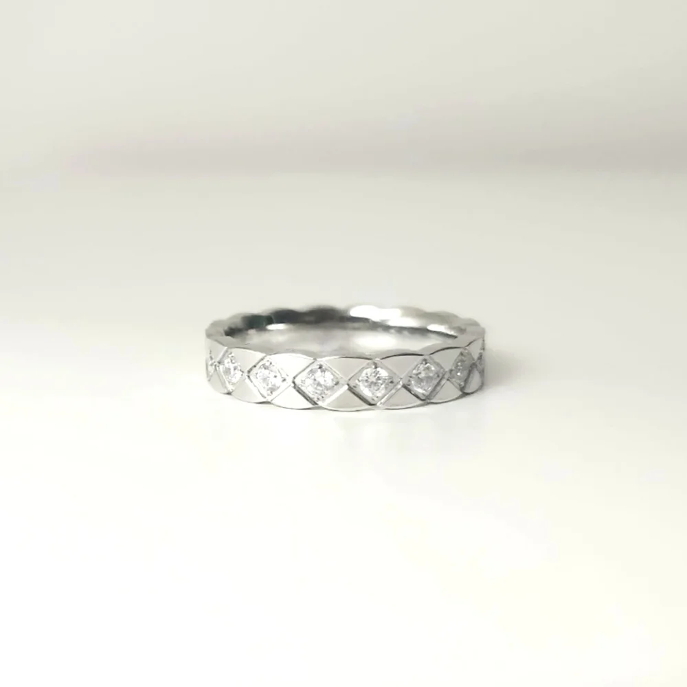 Diamond Pattern Ring - Picture 3 of 3